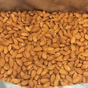 RAW ALMOND NUTS