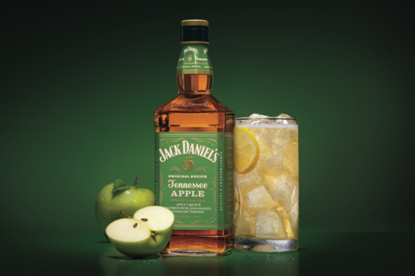 Jack Daniel's Tennessee Whiskey blended with apple liqueur